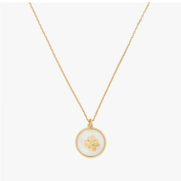 🔹️KATE SPADE 🔹️ New York Gold Clover Pearl on pearls Necklace - Picture 1 of 6
